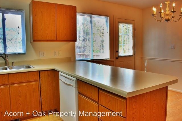 Building Photo - 2 br, 1.5 bath House - 6217 Tributary Dr.