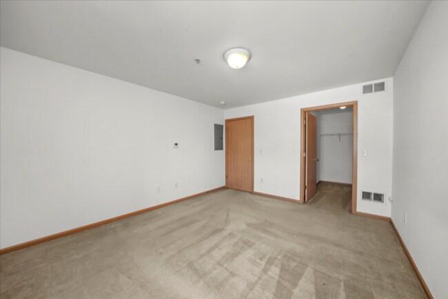 Foto del edificio - 132 Bertram Dr