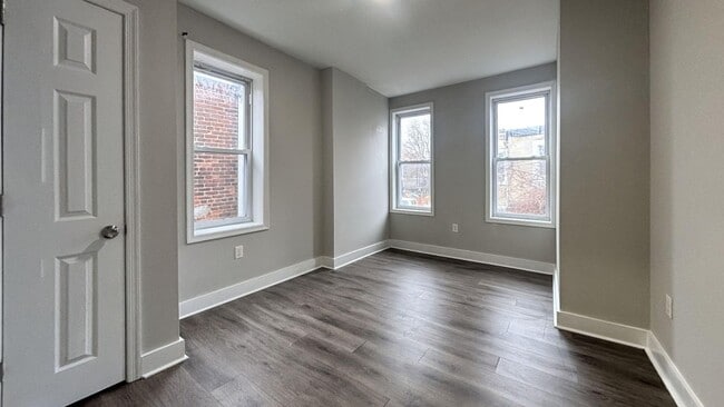 Building Photo - 1235 W Huntingdon St