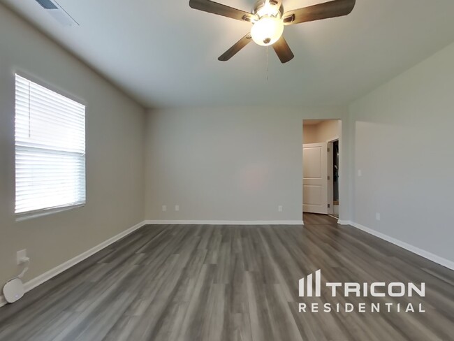 Building Photo - 129 Verona Dr NW