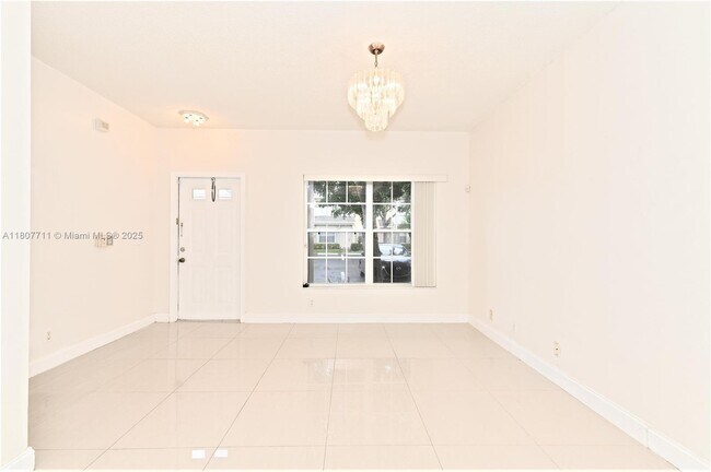 Foto del edificio - 69 Simonton Cir