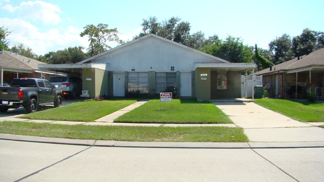 Primary Photo - 6510 Park Manor Dr