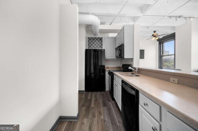 Foto del edificio - 32 Peachtree St NW