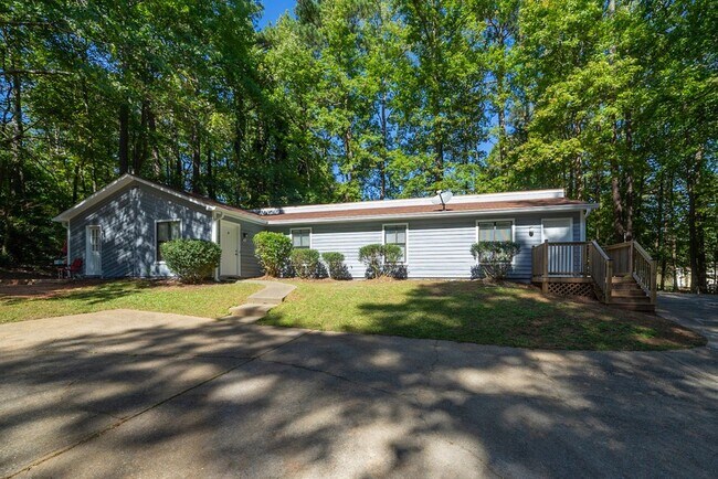Building Photo - 698 Bellemeade Dr SW