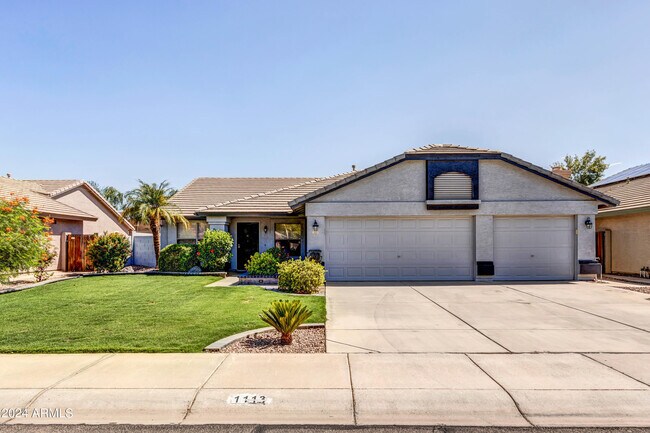 Building Photo - 1113 E Betsy Ln