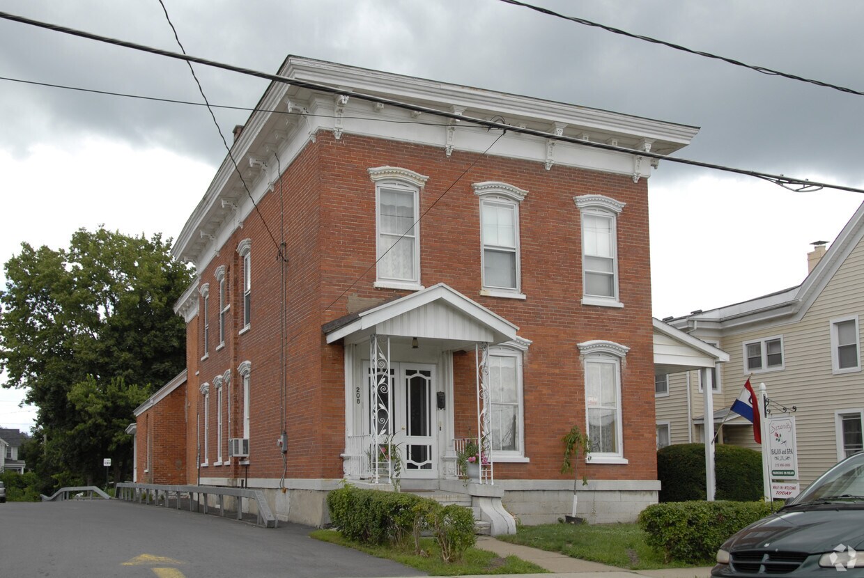 Primary Photo - 201 N Washington St