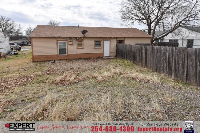 Foto del edificio - Newly Renovated 2BR/1BA Home with Spacious Backyard