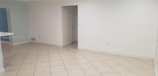 Foto del edificio - 8351 Johnson St