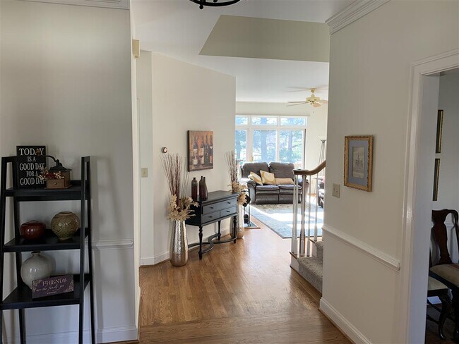 Foto del edificio - 3345 Kirkwood Ct