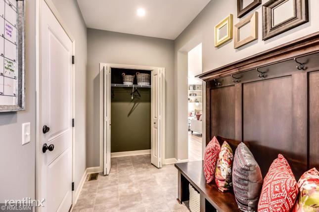Building Photo - 4 br, 1 bath House - 7203 Palmgren Avenue NE