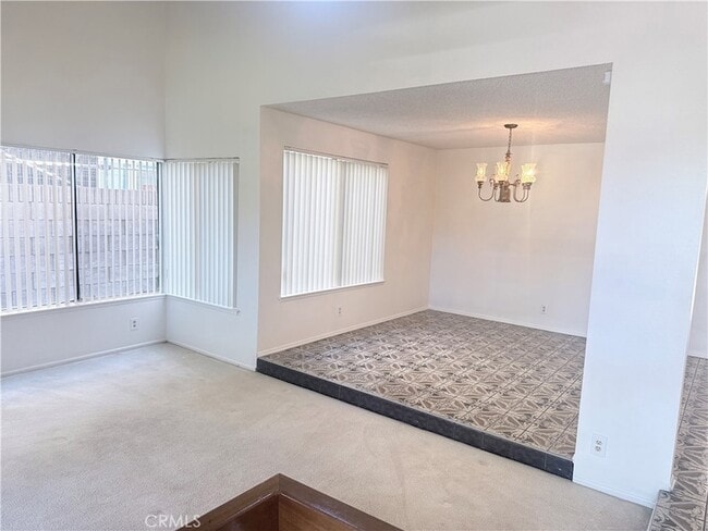 Building Photo - 46 Christamon W