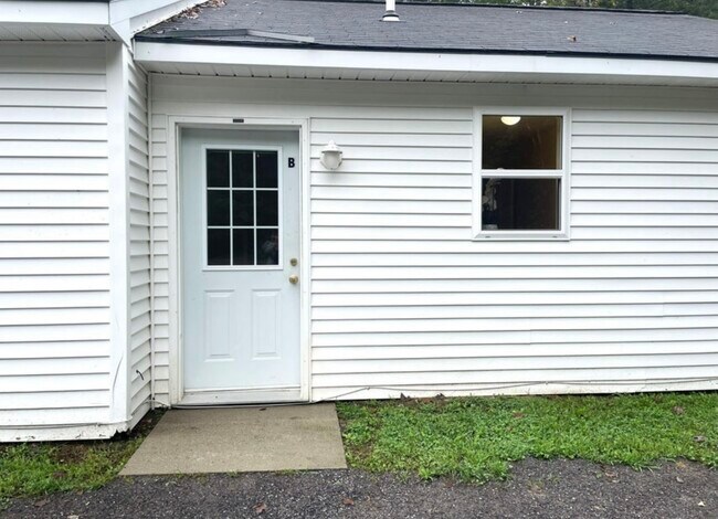 Building Photo - 143 Turkey Ln