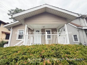 Building Photo - 901 McKinley Ave