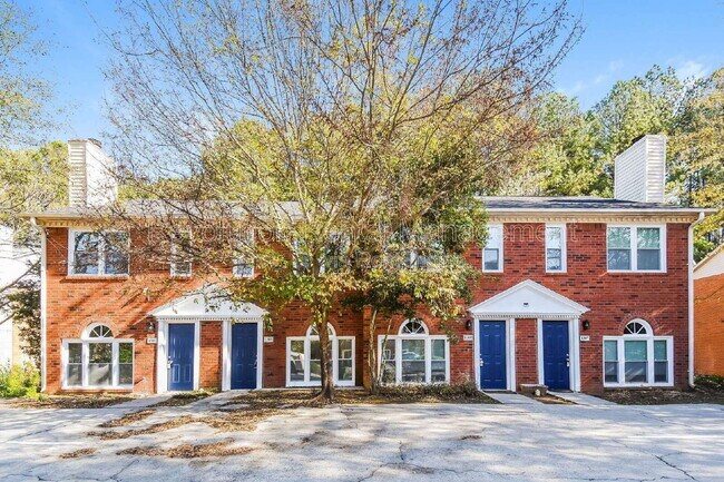 Building Photo - 1303 Sweet Pine Dr