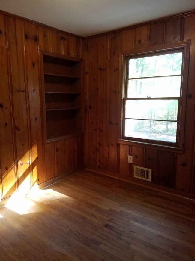 Building Photo - 161 Castleman Rd