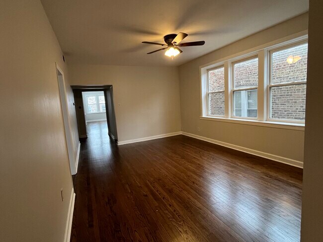 Foto del edificio - 2338 N Avers Ave