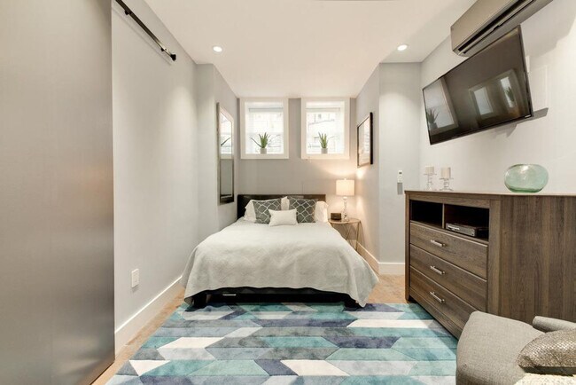Foto del edificio - 1729 Riggs Pl NW