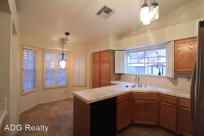 Foto del edificio - 8016 Rye Canyon Dr