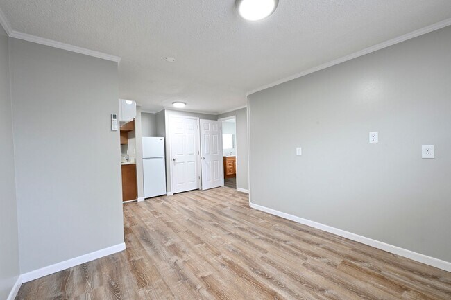 Foto del edificio - 425 W Cook Rd