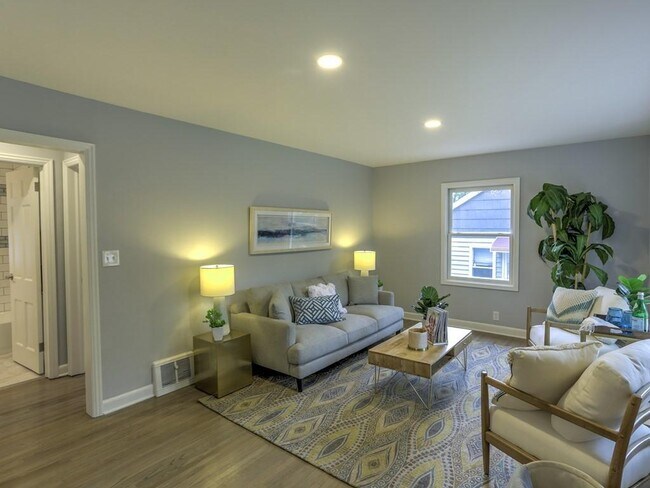 Foto del edificio - 312 Harrison Ave S