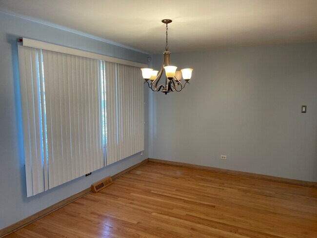 Foto del edificio - 10335 Laporte Ave
