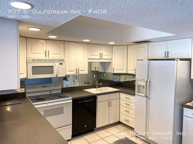 Building Photo - 707 S Gulfstream Ave