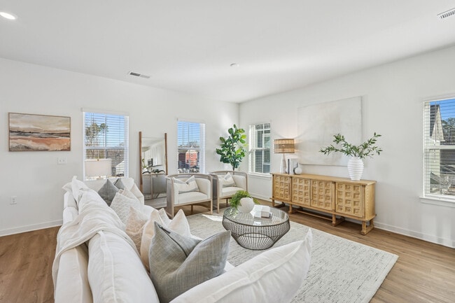 Building Photo - Hamlet at Avalon Park - Homes and Townhomes for Rent