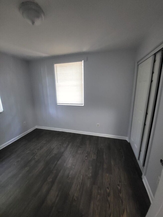 Foto del edificio - 1625 W 26th St