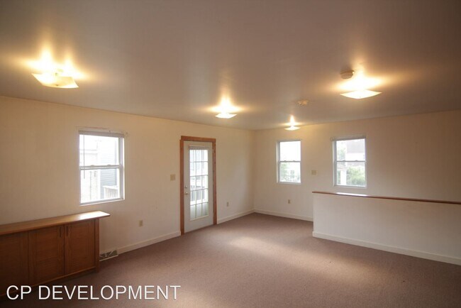 Building Photo - 1 br, 1 bath House - 236 Union Street