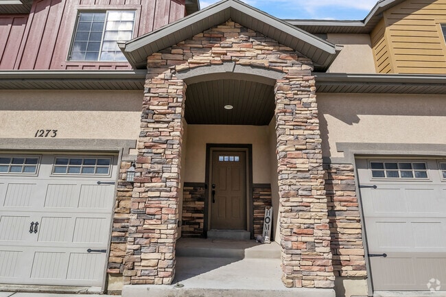 Building Photo - 1273 N Baycrest Dr
