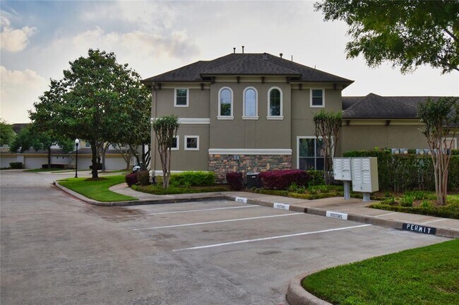 Foto del edificio - 4323 Lake Walk Ct