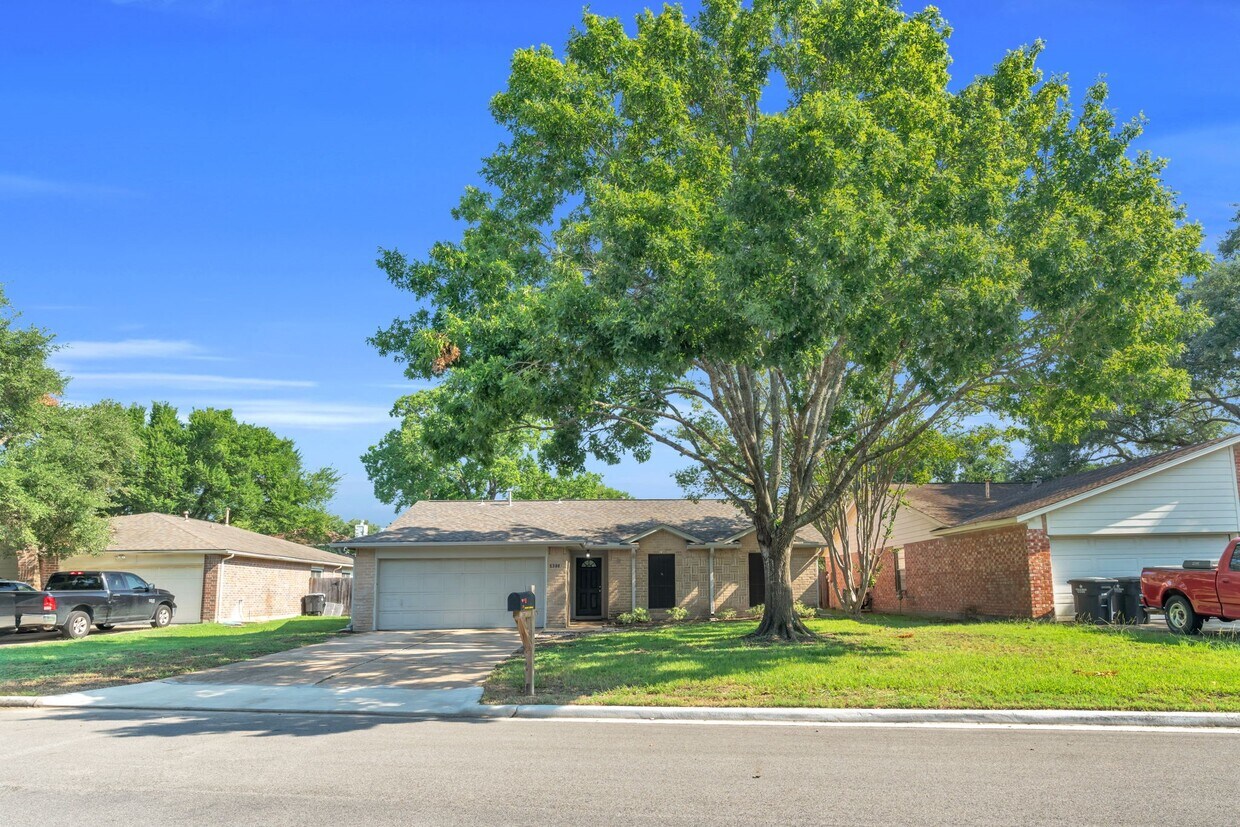 Foto principal - 5306 Town Park Blvd
