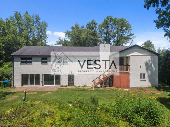 Foto del edificio - 90 Knob Hill Rd