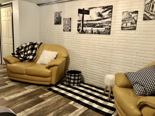 Foto del edificio - 325 Westbrook Dr