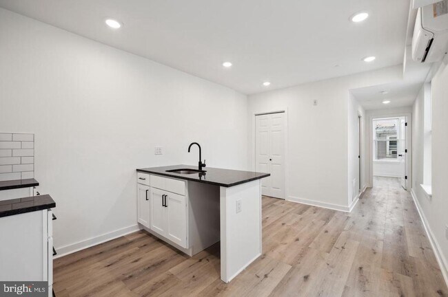 Foto del edificio - 3458 Frankford Ave