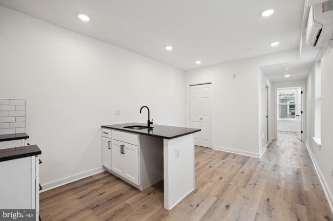 Building Photo - 3458 Frankford Ave