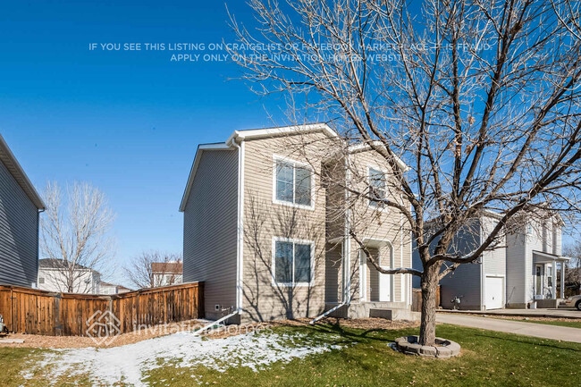 Building Photo - 1325 Waxwing Ave