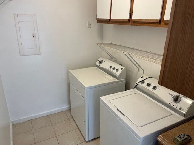 Foto del edificio - 2 Bedroom, 1 Bath Condo in Virginia Beach