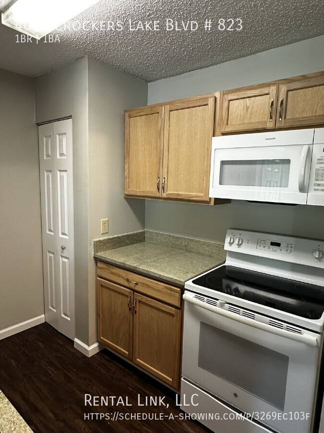 Building Photo - 4032 Crockers Lake Blvd