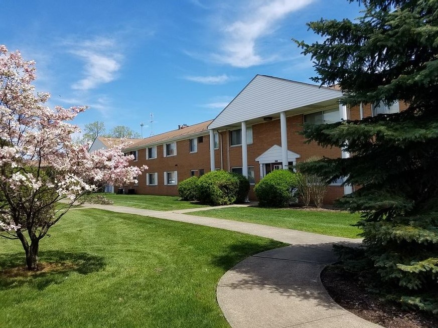 Administración y mantenimiento en el lugar - Princeton Park Apartments