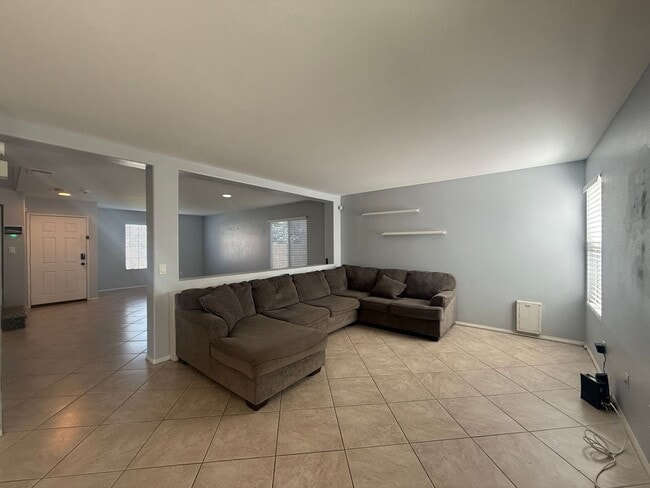 Building Photo - 45719 Caledonia Ct