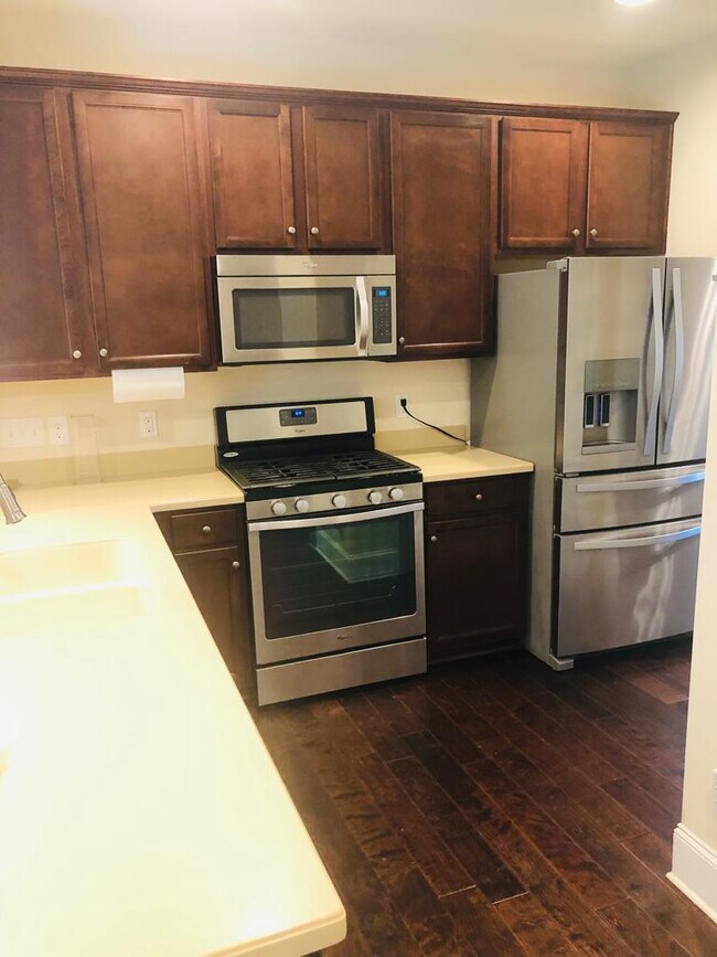 kitchen - 4211 Dunkirk Dr