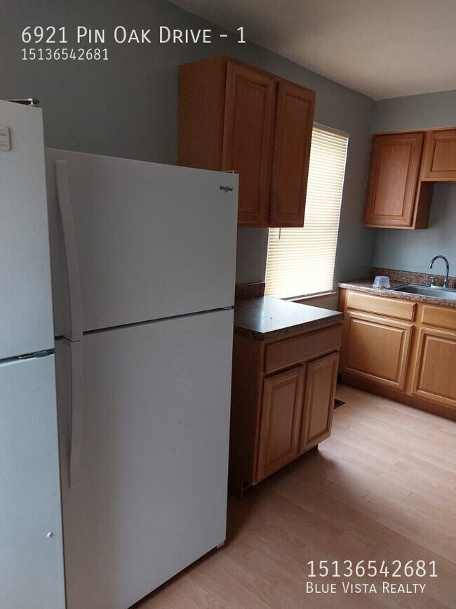 Foto del edificio - 6921 Pin Oak Dr