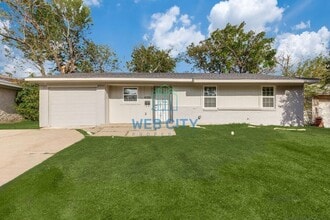 Building Photo - 6330 Cinnamon Oaks Dr