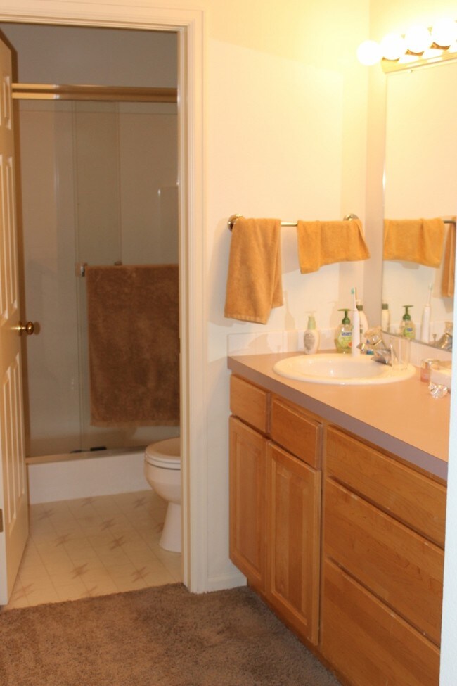 Foto del edificio - 1701 Brookhaven Cir W