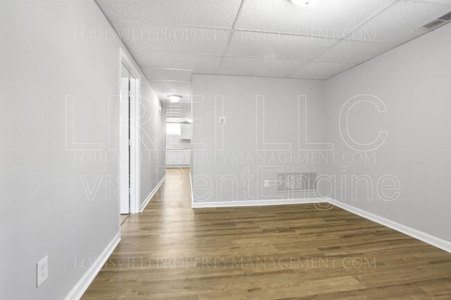 Building Photo - 706 Roselane St