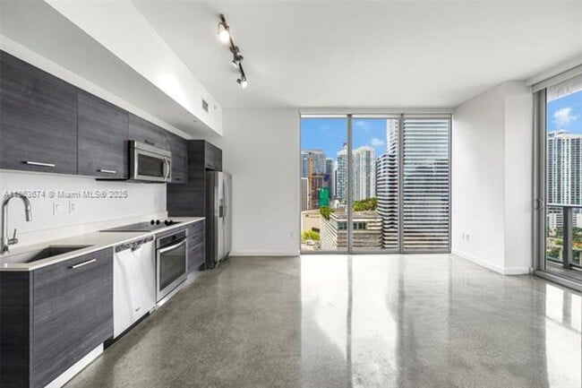 Foto del edificio - 151 SE 1st St