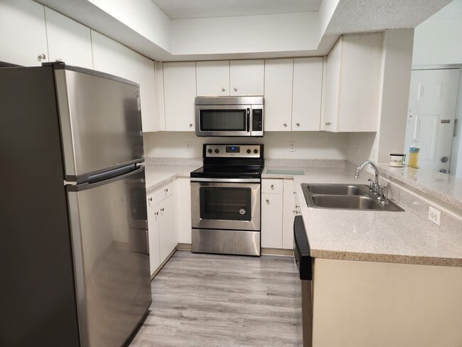 Foto del edificio - 5590 NW 61st St