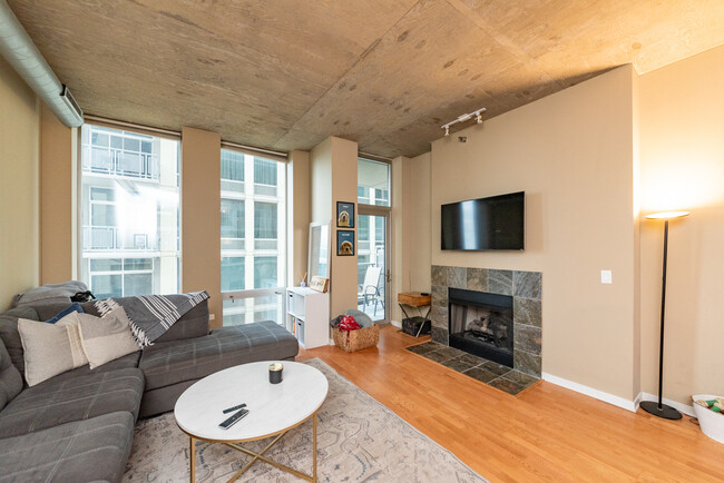 Foto del edificio - 700 N Larrabee St