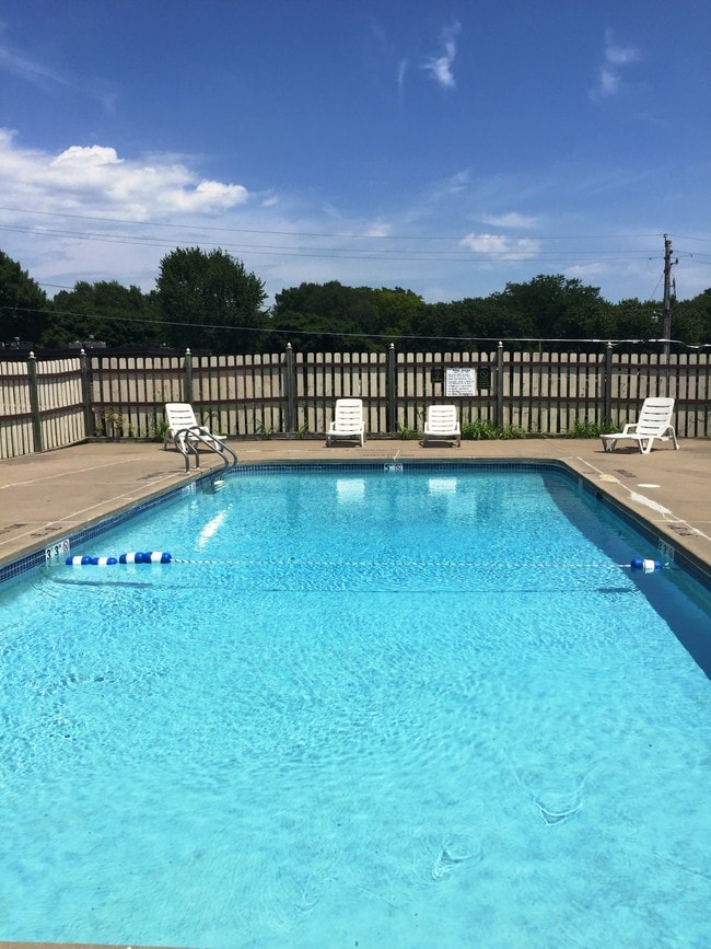 Westgate Villa Apartments in Iowa City, IA